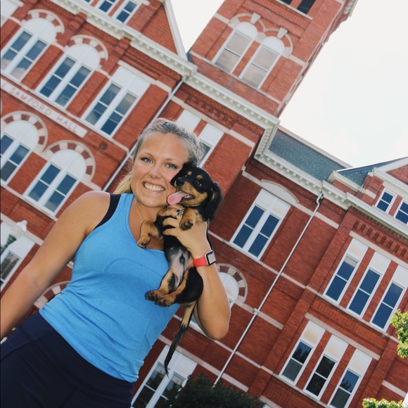 Meet your Posher, Olivia - Picture 1 of 1